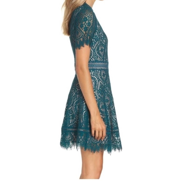 BB DAKOTA ON THE LIST SCALLOPED DRESS size 0 - Picture 3 of 6